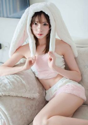 总裁隔着衣服玩弄奶头嗯啊_BD国语免费电视剧